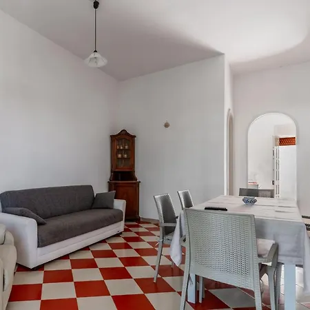 Cinzia Torre Lapillo